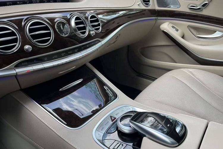 Used Mercedes-Benz S-Class 2018 S 350 L Interior 6