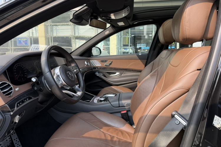 Used Mercedes-Benz S-Class 2018 S 450 L 4MATIC Interior 6