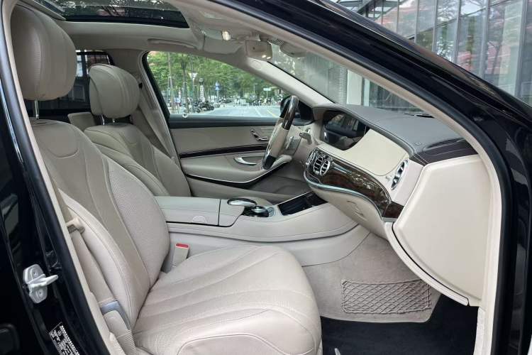 Used Mercedes-Benz S-Class 2018 S 350 L Interior 7
