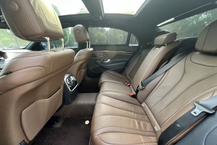 Used Mercedes-Benz S-Class 2018 S 320 L Interior 7