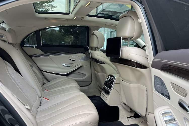 Used Mercedes-Benz S-Class 2018 S 350 L Interior 9