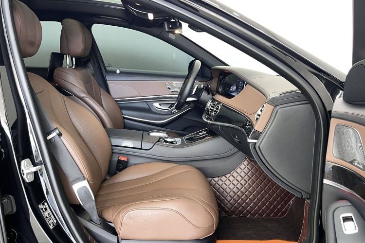 Used Mercedes-Benz S-Class 2018 S 450 L 4MATIC Interior 9