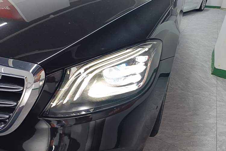 Used Mercedes-Benz S-Class 2018 S 320 L Left Front Headlight