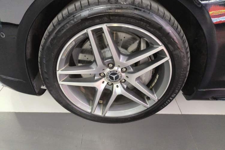 Used Mercedes-Benz S-Class 2018 S 450 L 4MATIC Left Front Wheel Hub