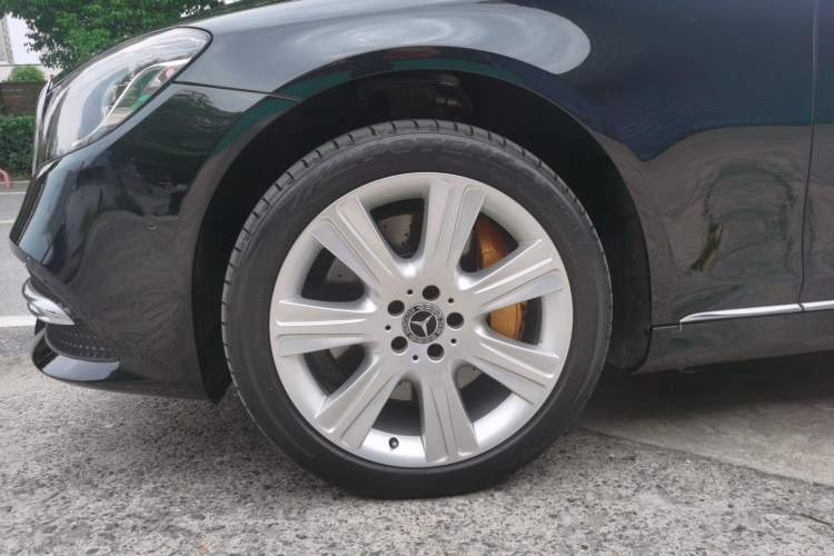 Used Mercedes-Benz S-Class 2018 S 450 L Left Front Wheel Hub