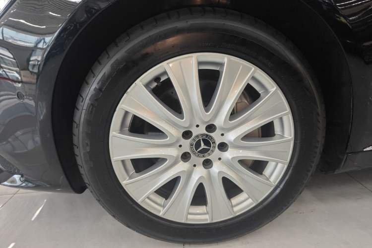 Used Mercedes-Benz S-Class 2018 S 320 L Left Front Wheel Hub