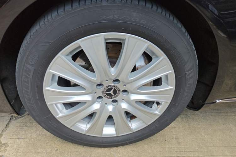 Used Mercedes-Benz S-Class 2018 S 320 L Left Front Wheel Hub