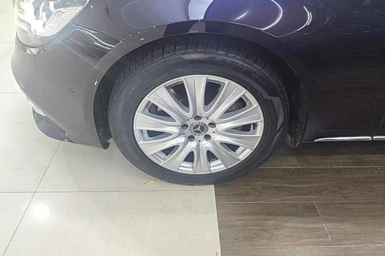 Used Mercedes-Benz S-Class 2018 S 320 L Left Front Wheel Hub