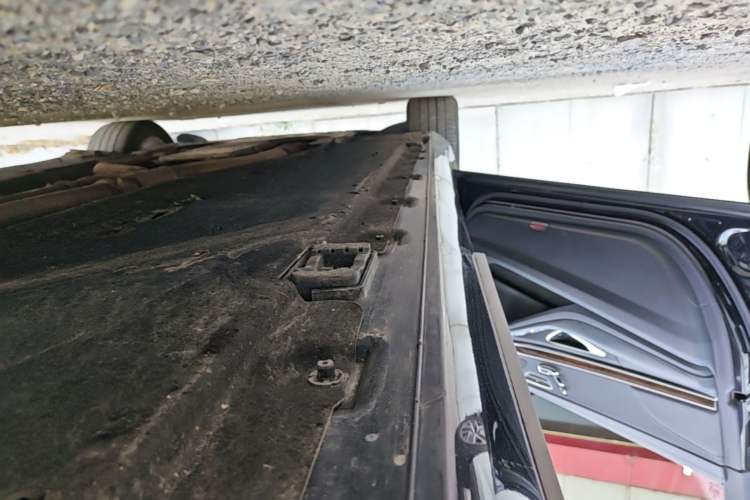 Used Mercedes-Benz S-Class 2018 S 320 L Left Side Sill