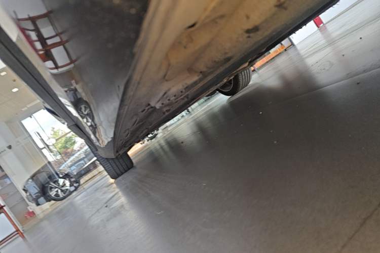 Used Mercedes-Benz S-Class 2018 S 320 L Left Side Sill