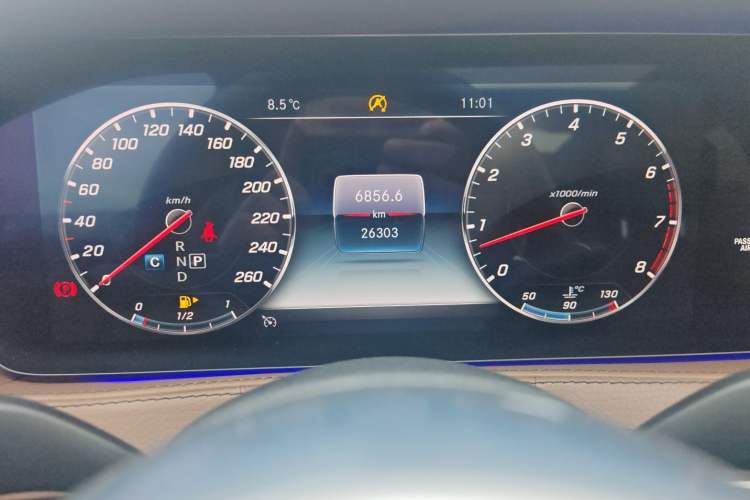 Used Mercedes-Benz S-Class 2018 S 450 L 4MATIC Odometer Close Up