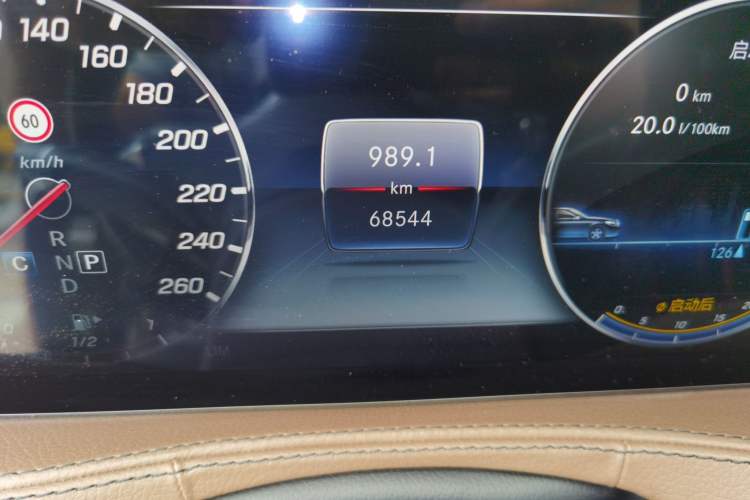 Used Mercedes-Benz S-Class 2018 S 450 L 4MATIC Odometer Close Up