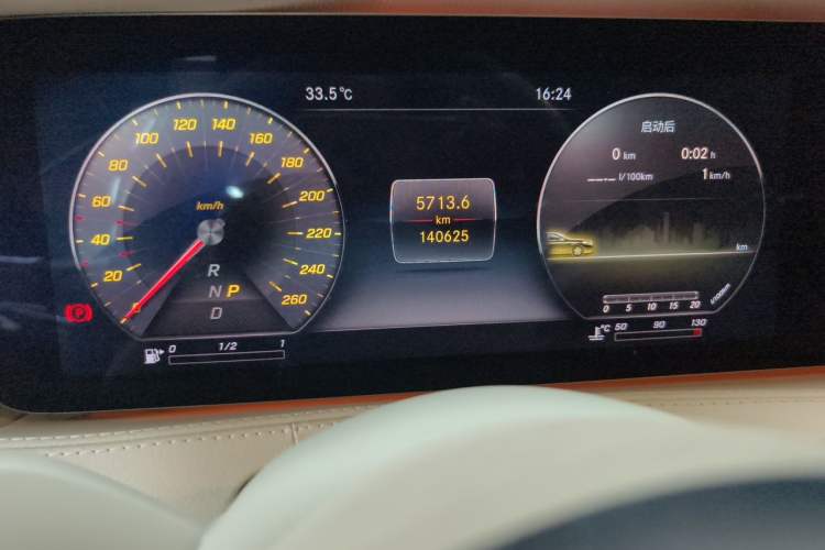 Used Mercedes-Benz S-Class 2018 S 450 L 4MATIC Odometer Close Up