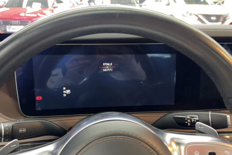 Used Mercedes-Benz S-Class 2018 S 450 L 4MATIC Odometer Close Up