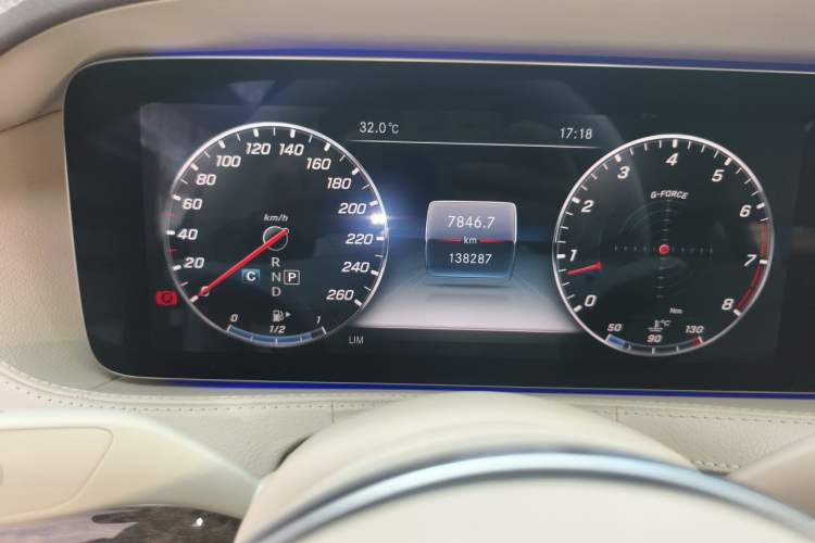 Used Mercedes-Benz S-Class 2018 S 320 L Odometer Close Up