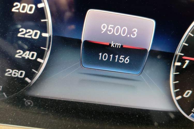 Used Mercedes-Benz S-Class 2018 S 450 L 4MATIC Odometer Close Up