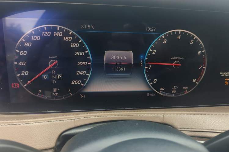 Used Mercedes-Benz S-Class 2018 S 320 L Odometer Close Up