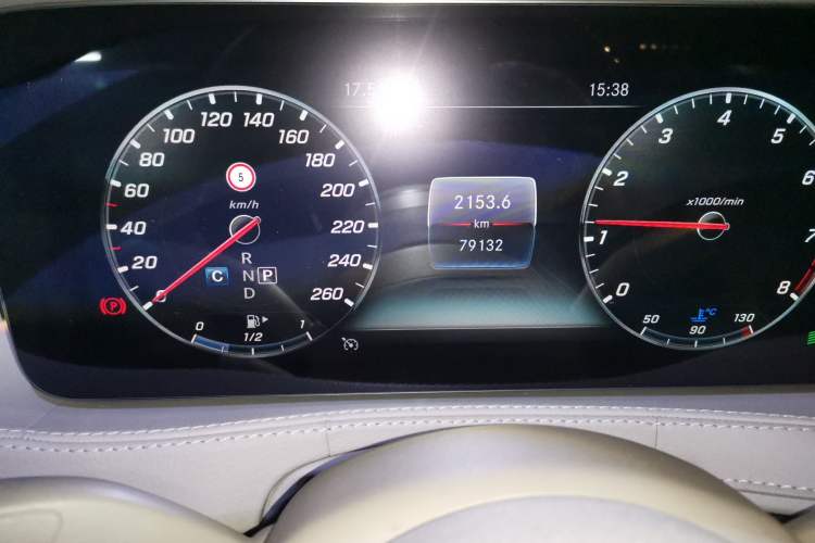 Used Mercedes-Benz S-Class 2018 S 350 L Odometer Close Up