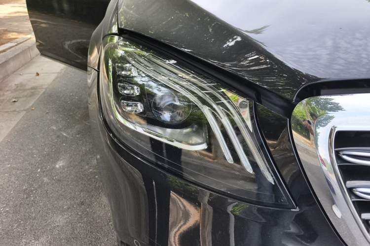 Used Mercedes-Benz S-Class 2018 S 320 L Right Front Headlight