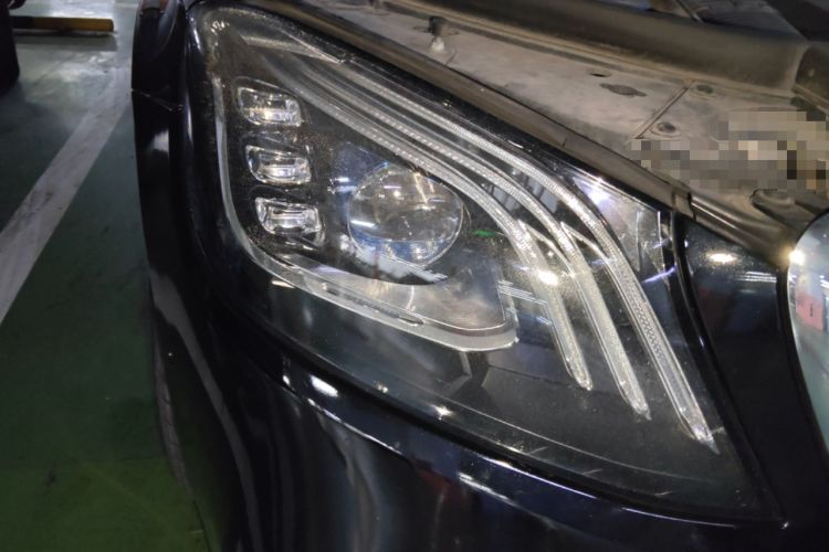 Used Mercedes-Benz S-Class 2018 S 320 L Right Front Headlight