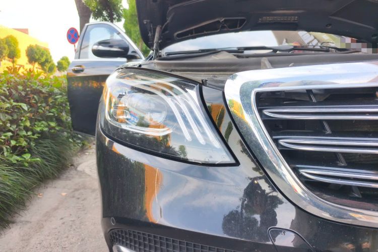 Used Mercedes-Benz S-Class 2018 S 320 L Right Front Headlight