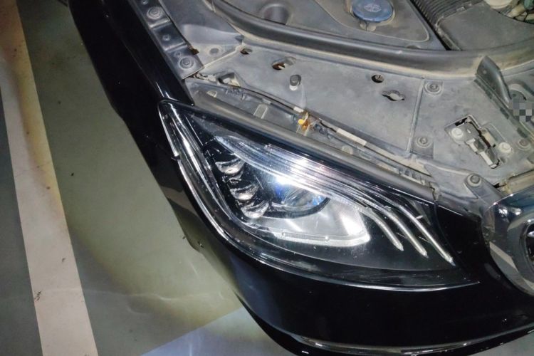 Used Mercedes-Benz S-Class 2018 S 320 L Right Front Headlight