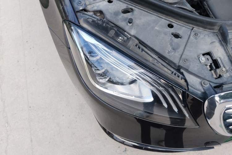 Used Mercedes-Benz S-Class 2018 S 320 L Right Front Headlight