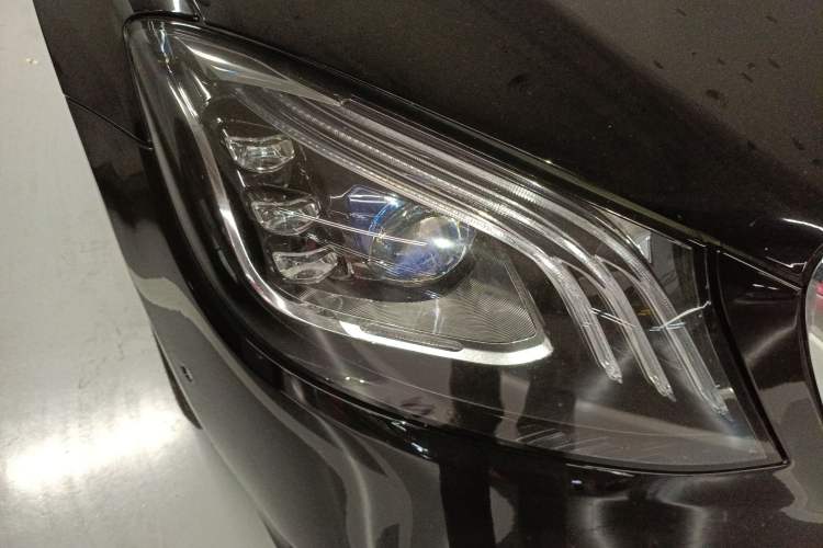 Used Mercedes-Benz S-Class 2018 S 320 L Right Front Headlight