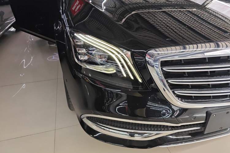 Used Mercedes-Benz S-Class 2018 S 320 L Right Front Headlight