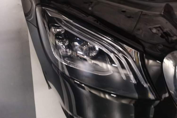 Used Mercedes-Benz S-Class 2018 S 350 L Right Front Headlight