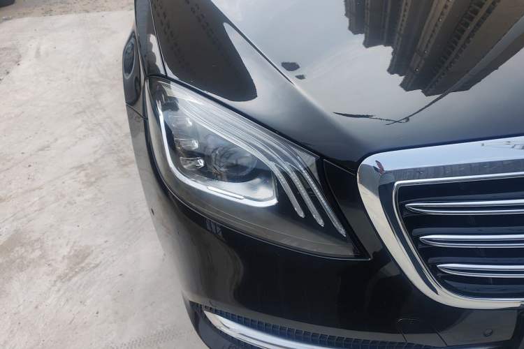 Used Mercedes-Benz S-Class 2018 S 320 L Right Front Headlight
