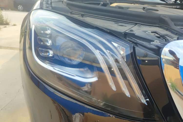 Used Mercedes-Benz S-Class 2018 S 320 L Right Front Headlight