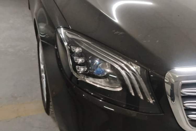 Used Mercedes-Benz S-Class 2018 S 320 L Right Front Headlight