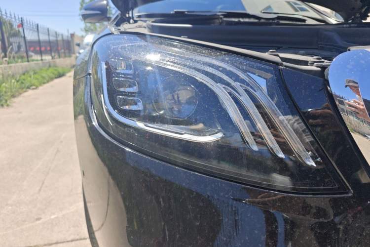 Used Mercedes-Benz S-Class 2018 S 320 L Right Front Headlight