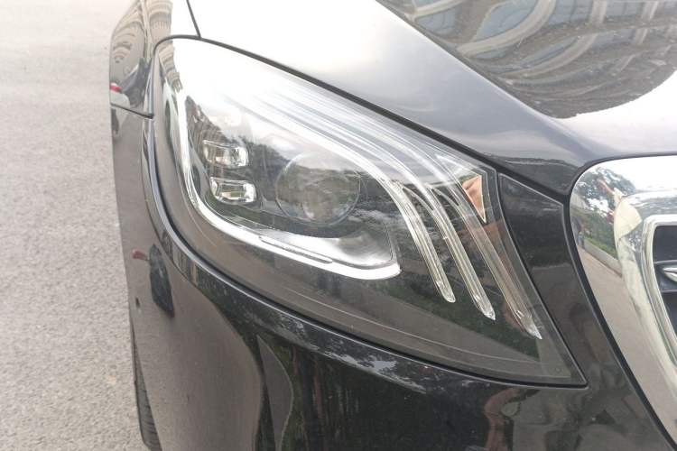 Used Mercedes-Benz S-Class 2018 S 320 L Right Front Headlight