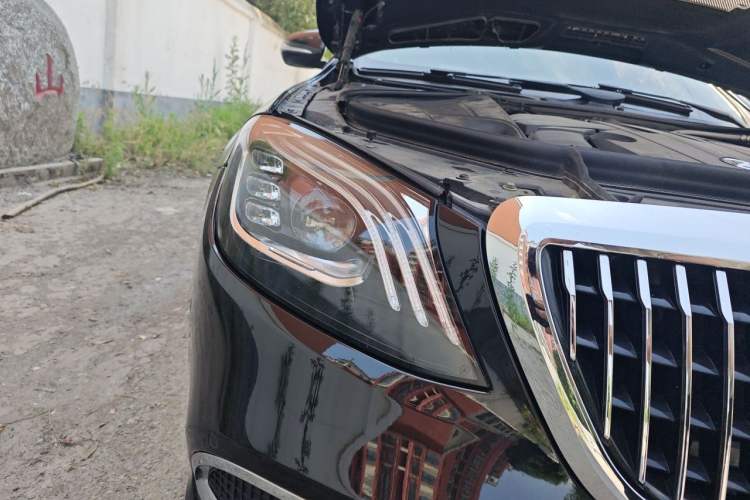 Used Mercedes-Benz S-Class 2018 S 320 L Right Front Headlight