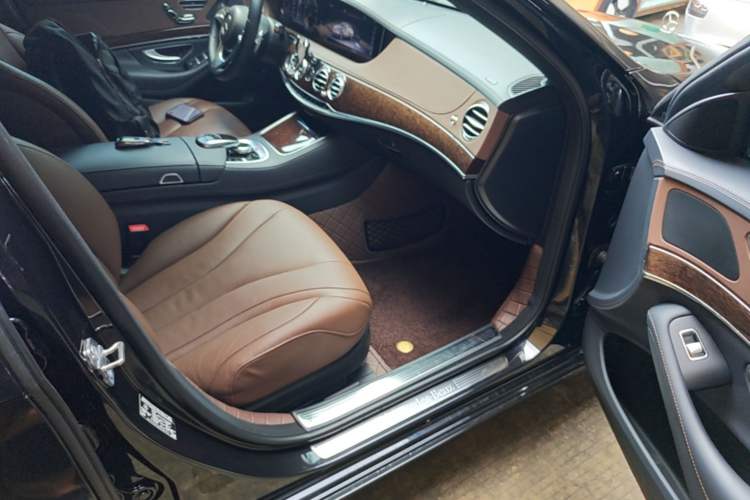Used Mercedes-Benz S-Class 2018 S 320 L Right Front Seat