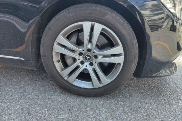 Used Mercedes-Benz S-Class 2018 S 350 L Right Front Wheel Hub