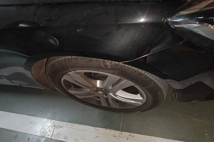 Used Mercedes-Benz S-Class 2018 S 350 L Right Front Wheel Hub