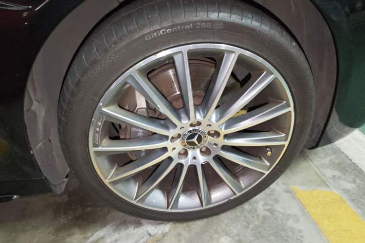 Used Mercedes-Benz S-Class 2018 S 450 L 4MATIC Excellence Special Edition Right Front Wheel Hub