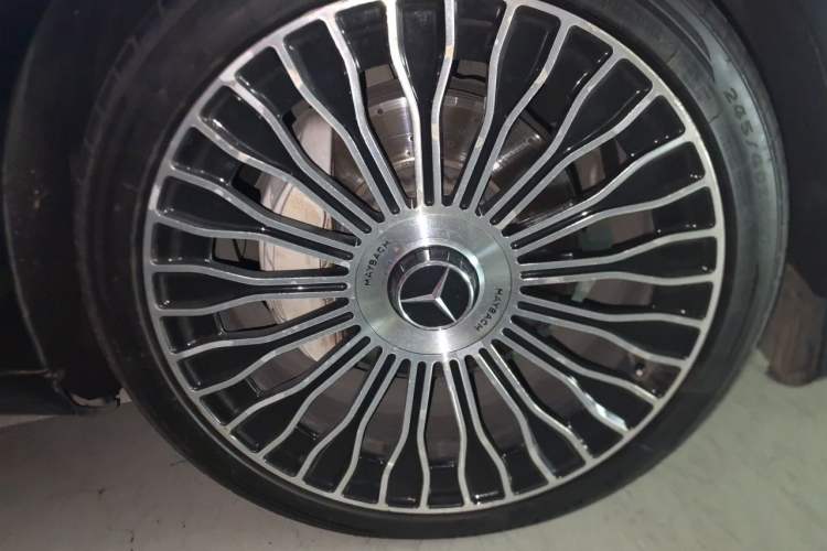 Used Mercedes-Benz S-Class 2018 S 320 L Right Front Wheel Hub