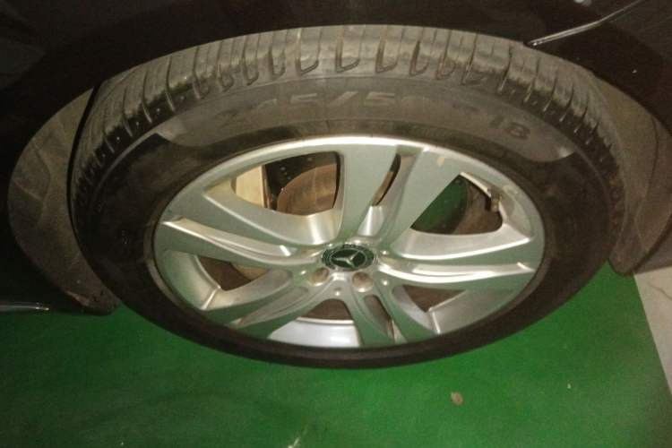 Used Mercedes-Benz S-Class 2018 S 350 L Right Front Wheel Hub