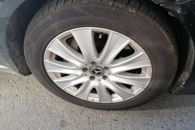 Used Mercedes-Benz S-Class 2018 S 320 L Right Front Wheel Hub