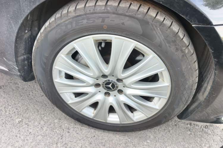 Used Mercedes-Benz S-Class 2018 S 320 L Right Front Wheel Hub