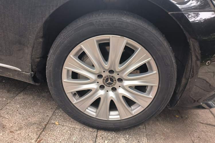 Used Mercedes-Benz S-Class 2018 S 320 L Right Front Wheel Hub