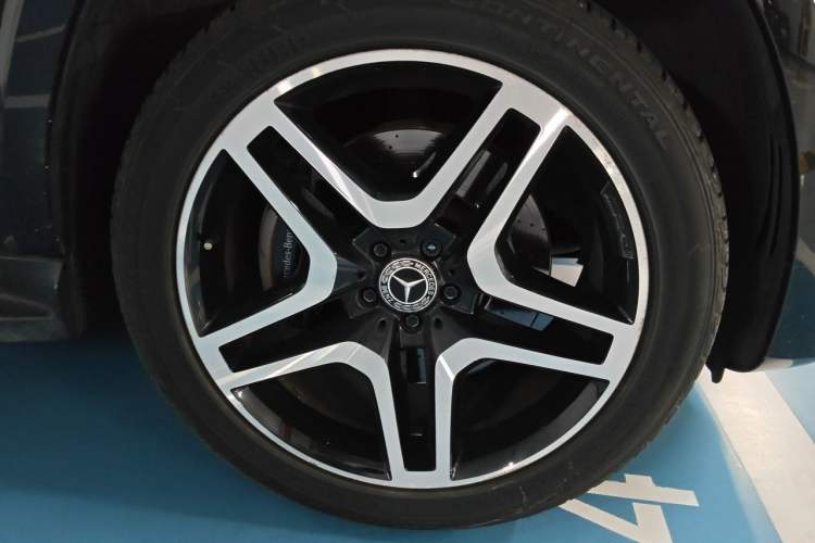 Used Mercedes-Benz S-Class  Right Front Wheel Hub