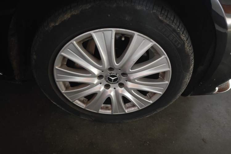 Used Mercedes-Benz S-Class 2018 S 320 L Right Front Wheel Hub