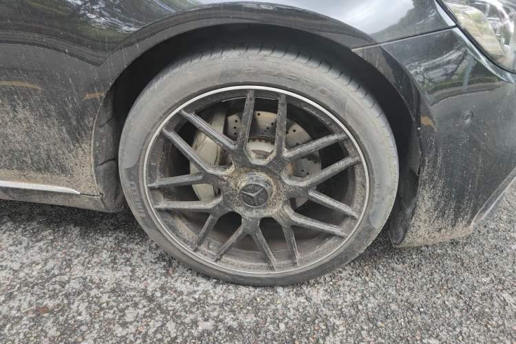 Used Mercedes-Benz S-Class 2018 S 320 L Right Front Wheel Hub