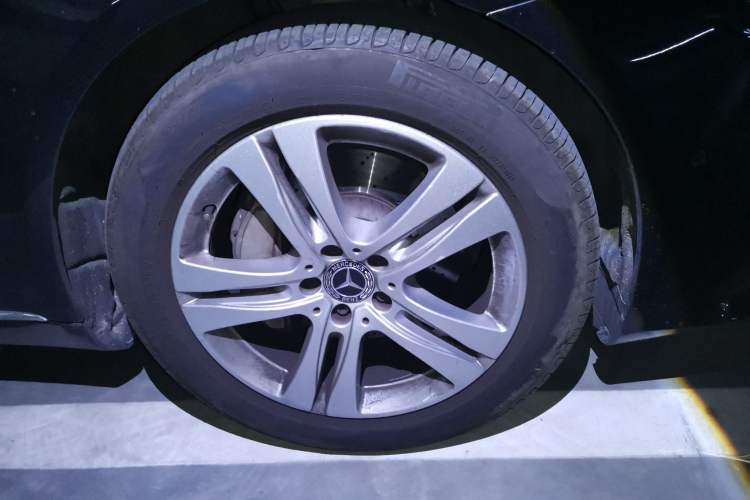 Used Mercedes-Benz S-Class 2018 S 350 L Right Front Wheel Hub