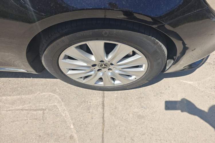 Used Mercedes-Benz S-Class 2018 S 320 L Right Front Wheel Hub